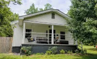 Charming cottage Pet Friendly 1 BR Tranquil Steele Wifi - 3-Star