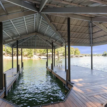 Spacious 5-Bed Lake Keowee Retreat – Only 15 Mins from Clemson!