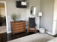 Newly Constructed Modern 1 Bedroom Apartment with Luxury Shower ~ Sleeps 3 - 홈스테이