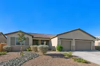 Private Pool Spa Game Room 3King beds 8 min Drive to Coachella - โฮมสเตย์