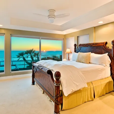 Oceanfront Beach, Pool, Hot Tub, Pickleball, Movie Theater, Elevator & Golf Cart