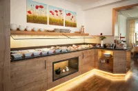 Hotel & Ferienappartements Edelweiss - Aamiainen