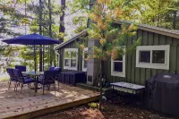 Cozy Lakefront Cabin Near Interlochen - Chalets