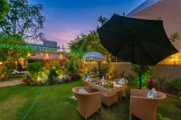 Travellers Village Resort -City Centre Near JAL Mahal Jaipur - Hosteller