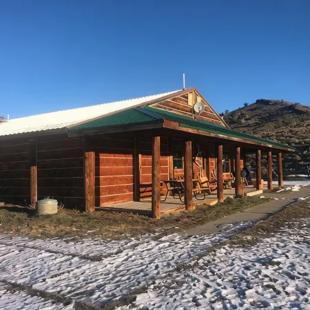 Peaceful Logan Mountain Cabin close to Yellowstone