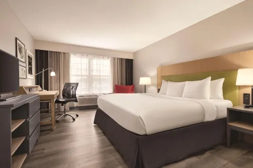 Country Inn & Suites by Radisson, Waterloo, IA - 2-Star