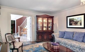 Cobblestone Bed and Breakfast - Housity