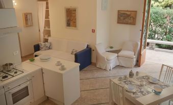 House in Marina di Pietrasanta with Large Garden 300 Meters from the Sea