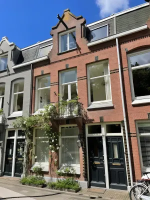 Canal View Stay Amsterdam