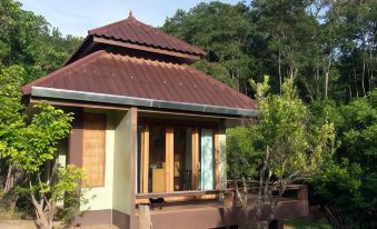 Tawan Riverside - Elephant Resort