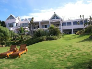 The Pink Lodge on the Beach