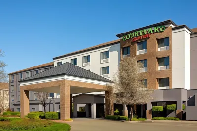 Courtyard Roseville Galleria Mall/Creekside Ridge Drive Hotels near Wilderness Archery Inc.
