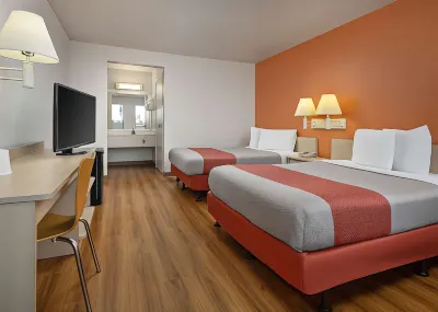 Buena Park, CA - Knotts Berry Farm - Disneyland Hotels near Trader Joe's
