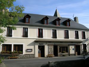 Hôtel restaurant Le Plomb du Cantal