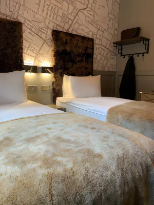 Babbity Bowster Hotels in Stepps