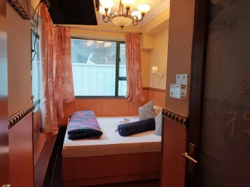 Pay-Less Guest House A2