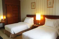 Labersa Grand Hotel & Convention Center Hotel dekat Istana Kerajaan Gunung Sahilan