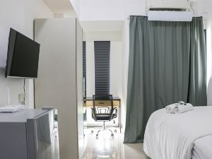 Cozy and Comfort Stay Studio Sayana Bekasi Apartment