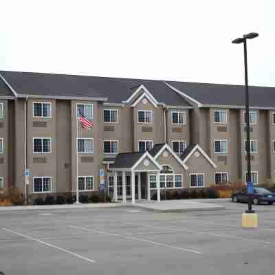 Microtel Inn & Suites by Wyndham Mansfield Hotel Exterior