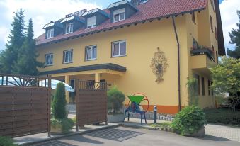 Hotel-Restaurant Und Gastehaus Lowen