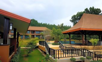 Poochommhok Resort