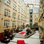 Singer109 Hostel, Hotel & Apartment