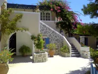 Paradise Resort Hotels in Santorini