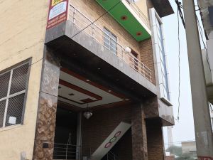 Shri Laddu Gopal Guest House