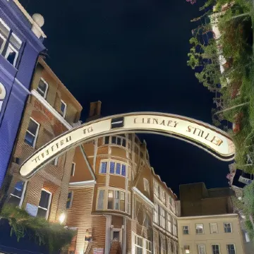 Astor Court Hotel Отели рядом с достопримечательностью «Вест-Энд»