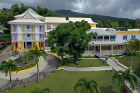 Hôtel Saint-Georges Hotels near Cathedral Notre Dame of the Guadeloupe