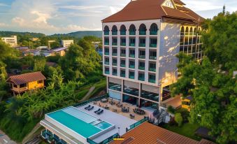 Chiangkhong Teak Garden Riverfront Onsen Hotel