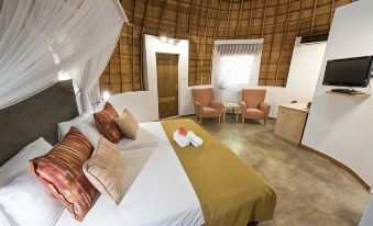 Sefapane Lodge and Safaris