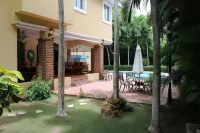 Villa GuavaBerry 5Br 6Bds 12Pax HugePool Hotels in 