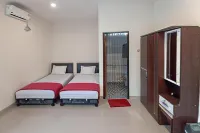 RedDoorz Syariah Near Sentani City Square Hotels in Hinekombe
