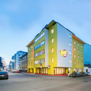 A&t Hotel & Hostel