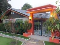 Q Zone Boutique House Hotels in Lum Phli