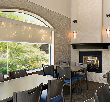 Days Inn & Suites by Wyndham Brandon