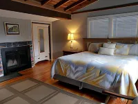 China Creek Cottages Hotels in Willow Creek
