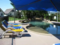 Cardwell Beachcomber Motel & Tourist Park - parking