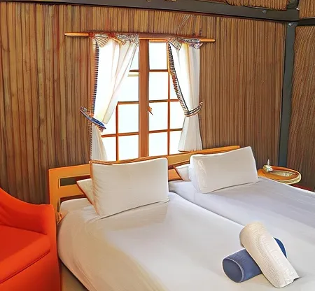 Camelthorn Kalahari Lodge