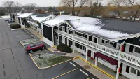 Chalet Motel Mequon Hotels in Cedarburg