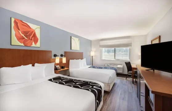 赫勒拿拉昆塔温德姆套房酒店