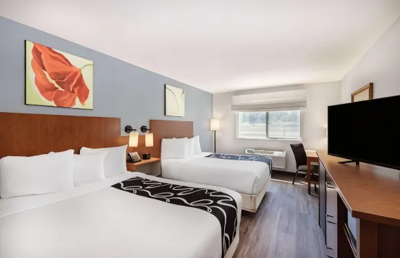 赫勒拿拉昆塔温德姆套房酒店