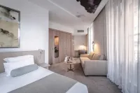 Le Grand Balcon Hotel