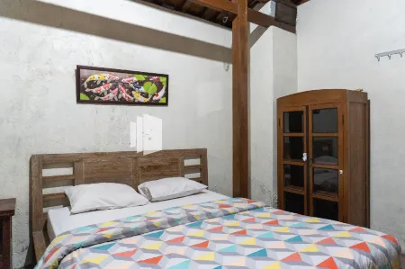 Javenir Hotel Tawangmangu Mitra RedDoorz Отели рядом с достопримечательностью «Lapangan Bukit Mongkrang»