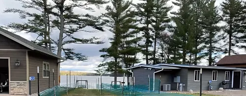 Crossroads Sandy Beach-Wooded Private with Pontoon Available "Pets Now allowed" - 3-Star