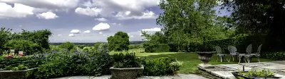 The Coach House is a retreat from the outside world. Hotel di 