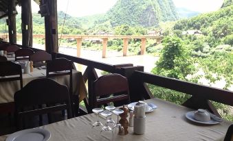 Nong Kiau Riverside