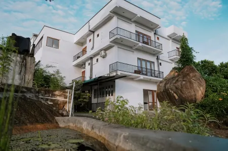 Golden Sky Hotel & Wellness