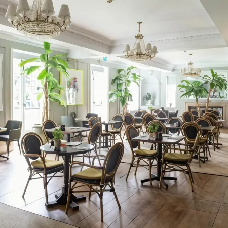 Bush Hotel Farnham